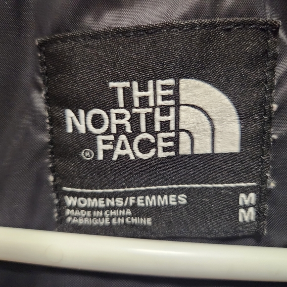 Womens North Face Windbreaker - Picture 3 of 5